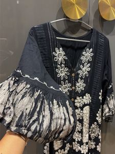 Kashmiri Black Embroidered Kurti with Floral Print