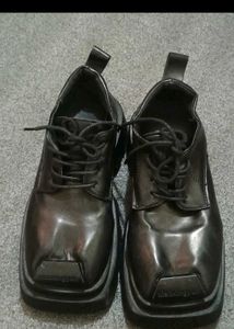 Gothic Black Chunky Sole platform shoe
