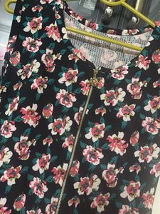 Floral Kurti In Slit Cut pattern
