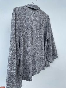 🌈Paisley Print Blouse 💕