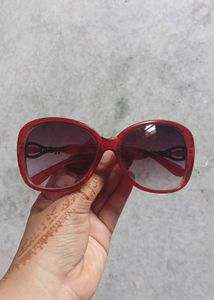 Chic Red Oversized Sunglasses