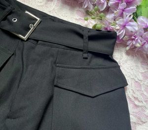 Chic Black Wide-Leg Belted Pants