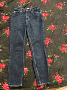 H&amp;M Classic Dark Wash Skinny Jeans