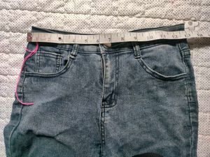 Stylish Grey Wash Skinny Jeans