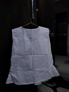 Stylish White Sleeveless Top