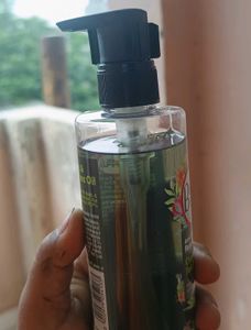 Buds &amp; Berries Acne Fight Face Wash