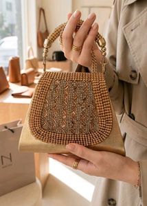 this is  weeding unique clutch