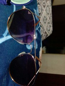 Gold Frame Aviator Sunglasses
