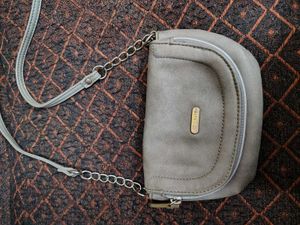 Chic Grey Chain Strap Crossbody Bag