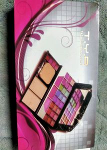 Make Up Kit