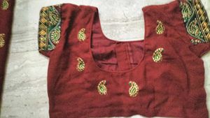 Maroon Saree with Gold Paisley + Blouse🌼❤️