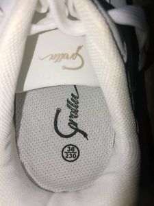 Corolla Unique Sneakers...
