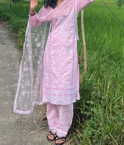 Beautiful Pink Embroidered Kurta Set