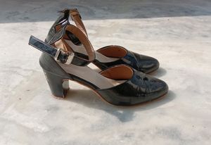 Black Colour Heels