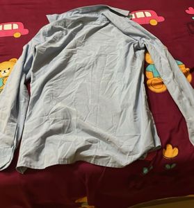 Men's Light Blue Button-Up Shirt