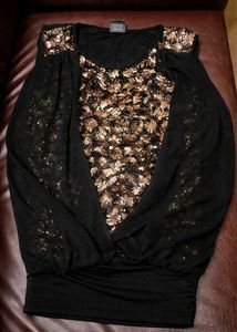 Chic Black &amp; Gold top