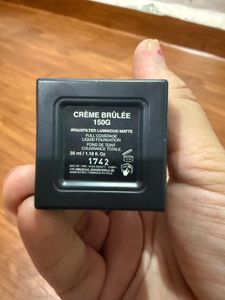 Huda Beauty Foundation Bottle