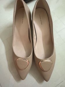 Chic Beige Block Heels with Gold Accent