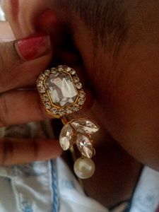 Elegant Pearl &amp; Crystal Necklace Set