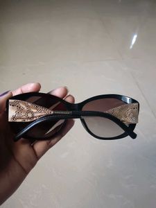 Burberry Sunglass with cover 100% authentic