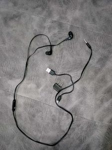 Universal Earbuds with Charger cable+ plug