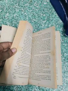 New Moon by Stephenie Meyer