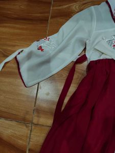 Elegant Embroidered Floral Korean Hanbok
