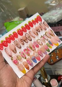 Handmade Press-On Nails - Strawberry & Floral Desi