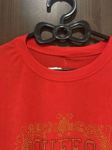 Red Queen Graphic Tee