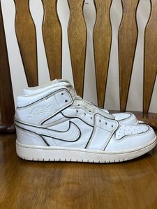 Air Jordan 1 Mid White