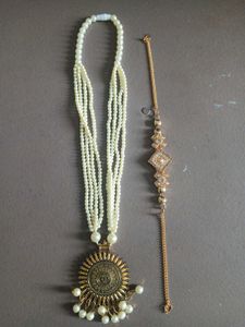 Pearl Necklace with Gold Pendant