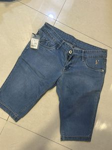 Light Wash Denim Capri Pants