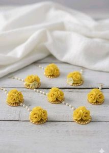 7 Haldi Floral Maang Tikka
