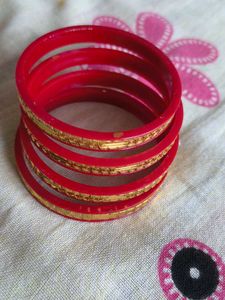 Set of 4 Red &amp; Gold Bangles