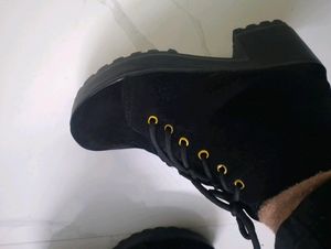 New Scude Black Boots