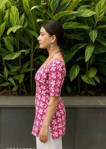 Stylish Pink Floral Print Kurta