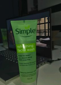 Simple Refreshing Facial Wash