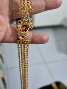 Elegant Gold-Tone Necklace with Pendant