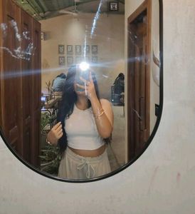 white  ribbed crop top🤍