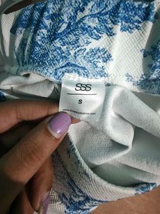 Chic Blue &amp; White Toile Print Skirt