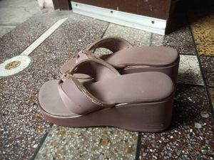 Stylish Women's Flip-Flops