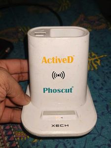 Xech ActiveD Phoscut Wireless Charger & Power Bank