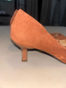 Chic Brown Suede Pointed-Toe Flats