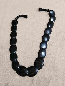 Elegant Black Oval Beaded Necklace