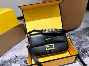 FENDI BAUGETTE SLINGBAGVERY SUPERIOR QUALITY