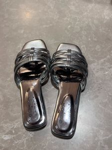 Stylish Silver Metallic Slip-On Flats