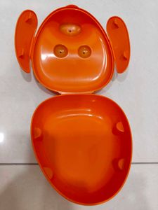 Tiffin box ( IKEA) and Tumblers ( Tupperware)