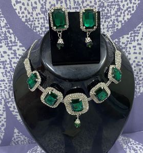 Emerald Jewellery Set
