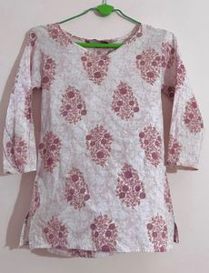 🌸 Floral Print Three-Quarter Sleeve Top