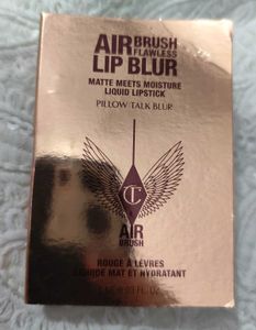 Charlotte Tilbury Airbrush Flawless Lip Blur..